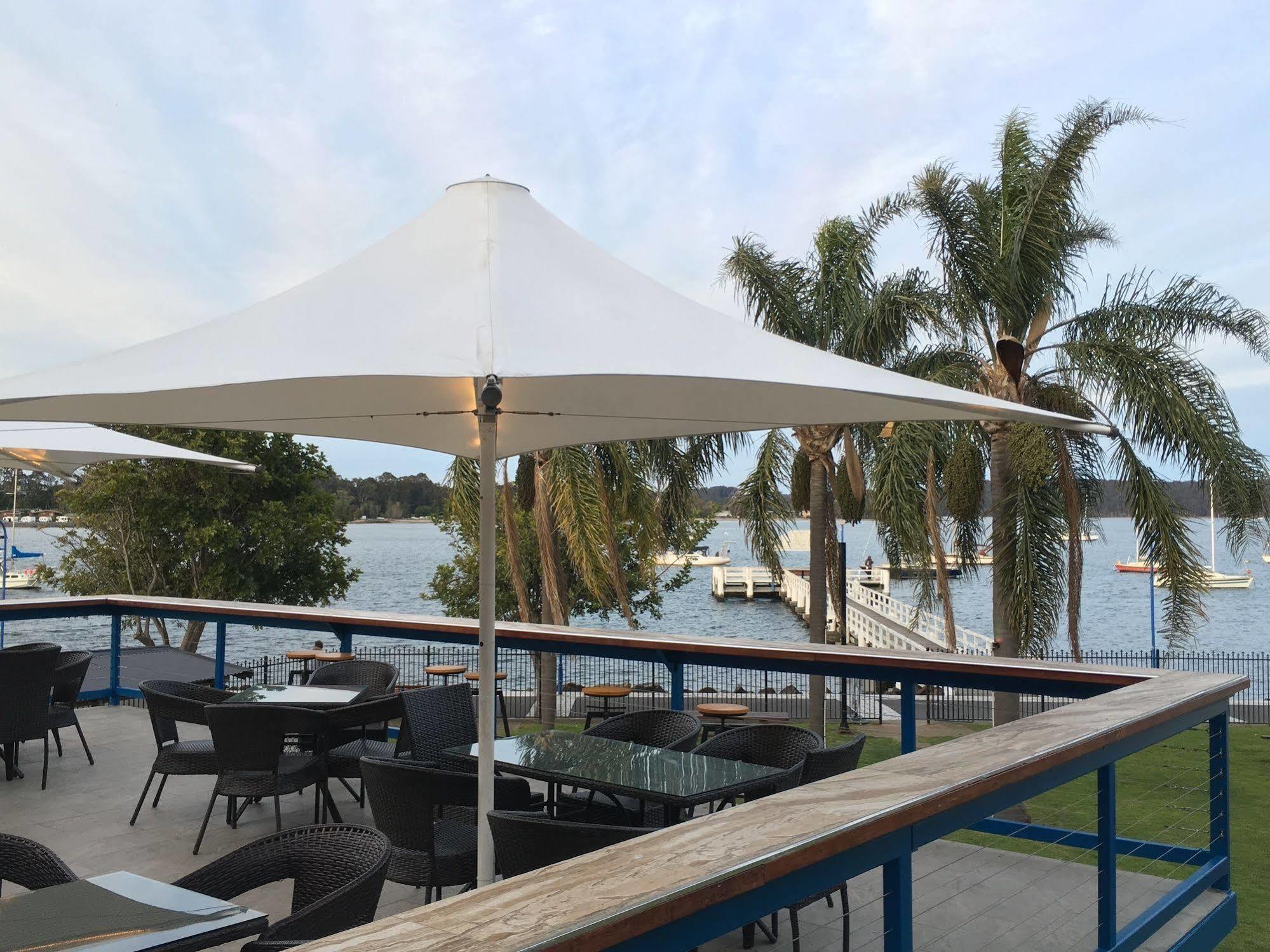 Мотель Mariners On The Waterfront Батманс-Бей Екстер'єр фото